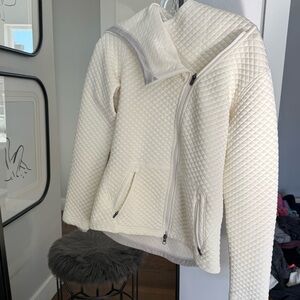 New Balance Jacket size Medium, Cream, Quilted and fabulous